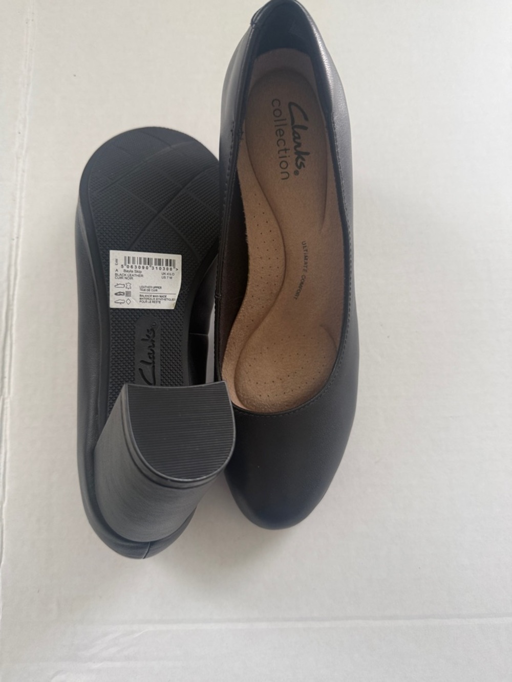 Clarks Black Leather Block Heel Pumps - Picture 6 of 6